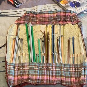 Colorful Knitting Needle Set with Plaid Case
